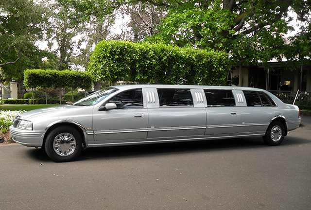 Canberra Ford limousine tours from Perth